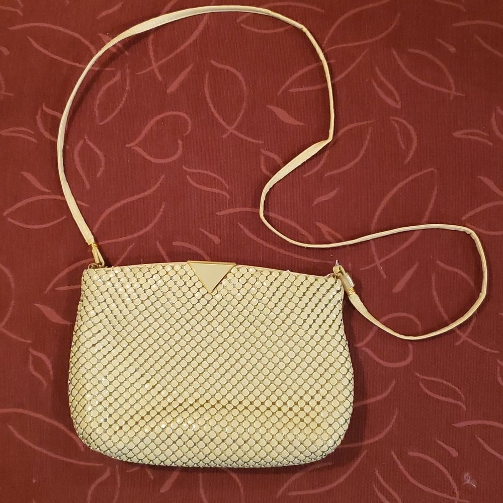 VNTG Bueno White Mesh Shoulder Purse